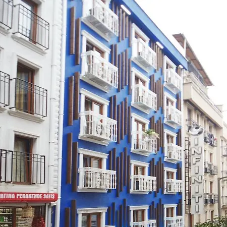 Moon Blue Suites *