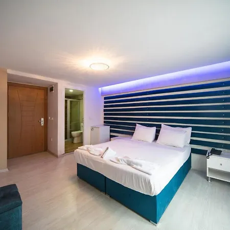 Moon Blue Suites *