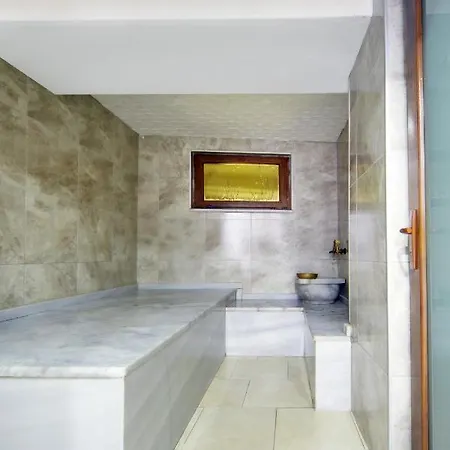 Aparthotel Moon Blue Suites *