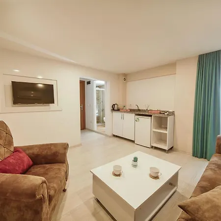 Moon Blue Suites Aparthotel *